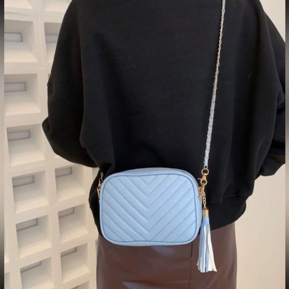 Luxe Vegan Leather Small chain crossbody shoulder bag - Picture 4 of 16